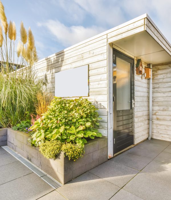 ADU Builder 55 Superb courtyard with beautifully laid paths and greenery